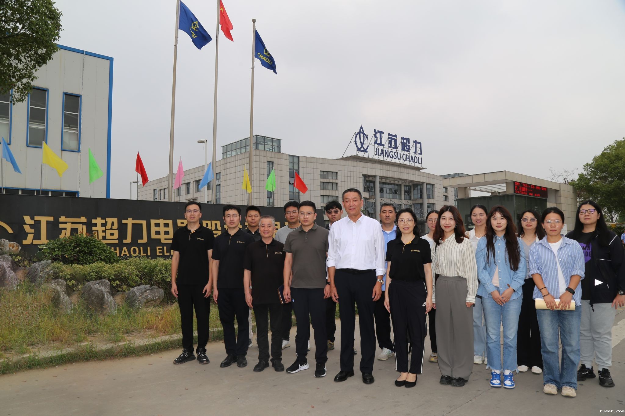 机械与动力工程学院赴江苏超力电器股份有限公司开展产教融合项目中期成果验收会